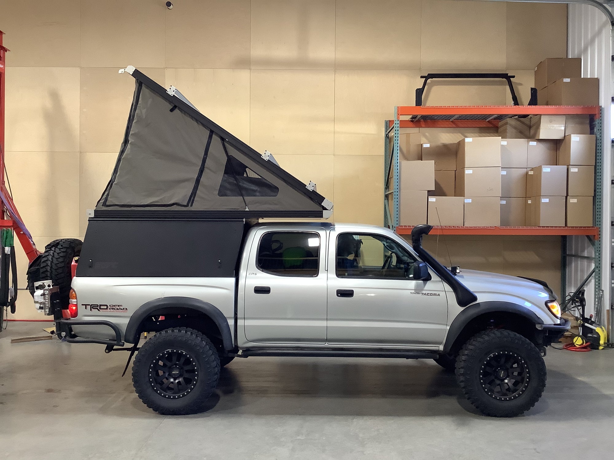 2004 Toyota Tacoma Camper - Build #Ezequiel Ojeda