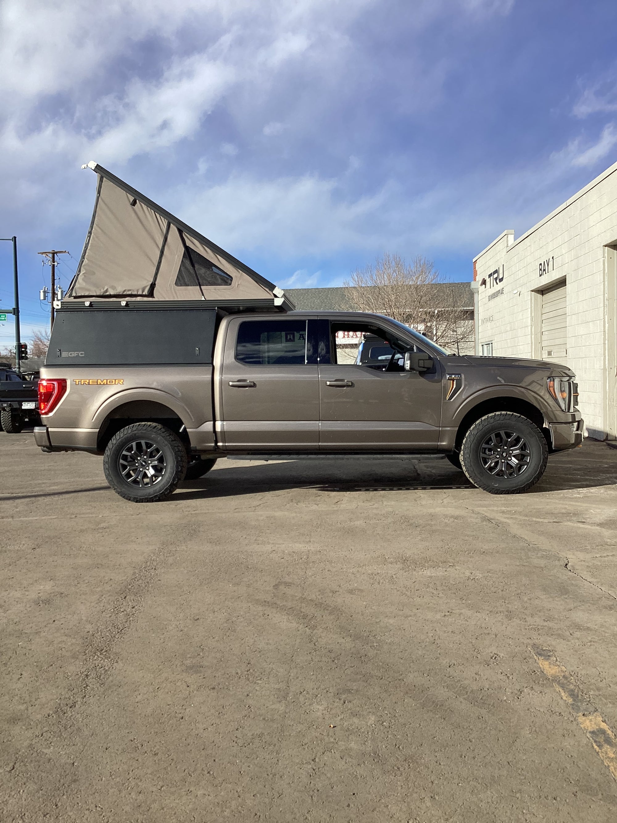 Ford f150 store camper shell