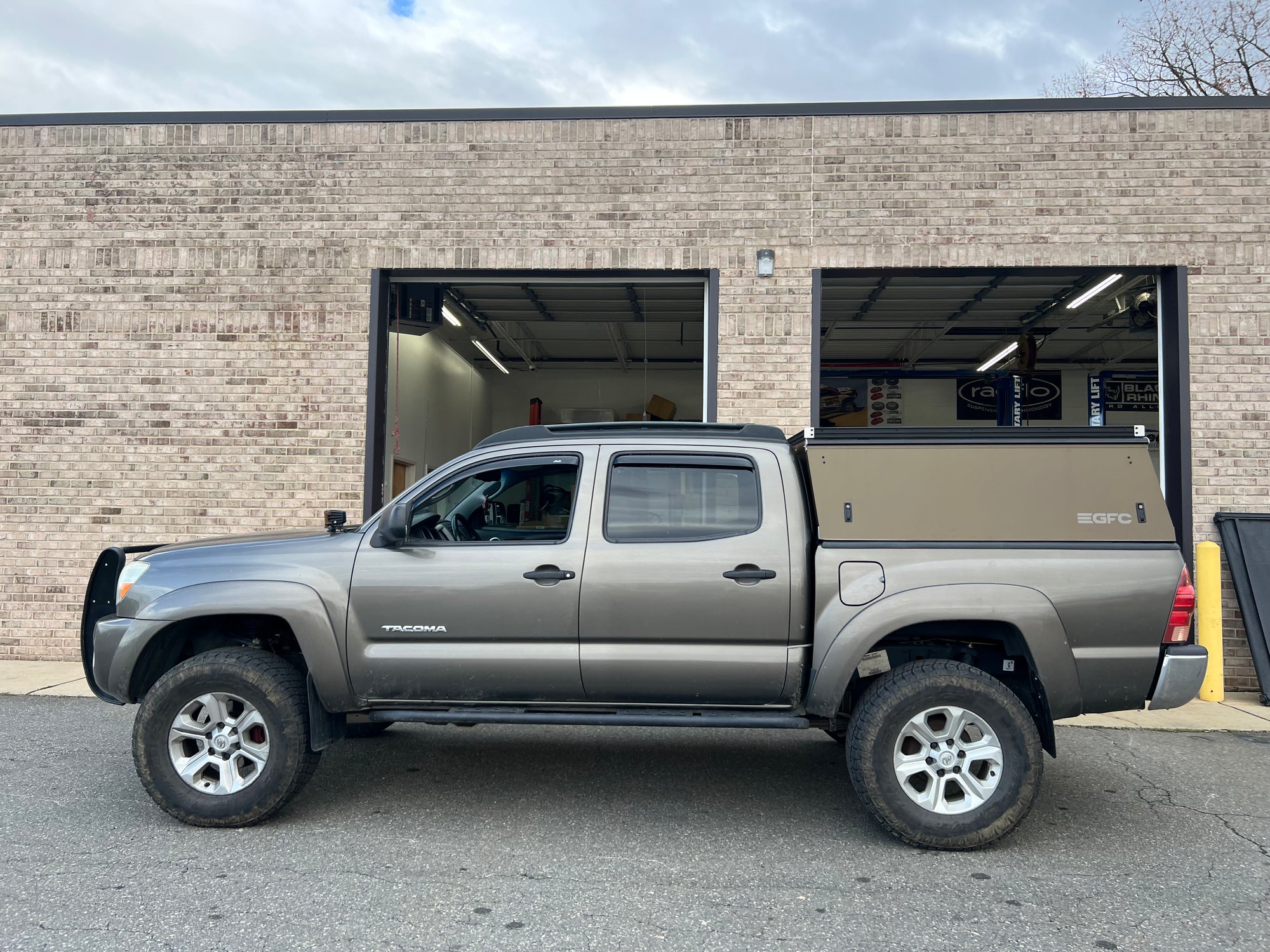 2010 Toyota Tacoma Topper - Build #420