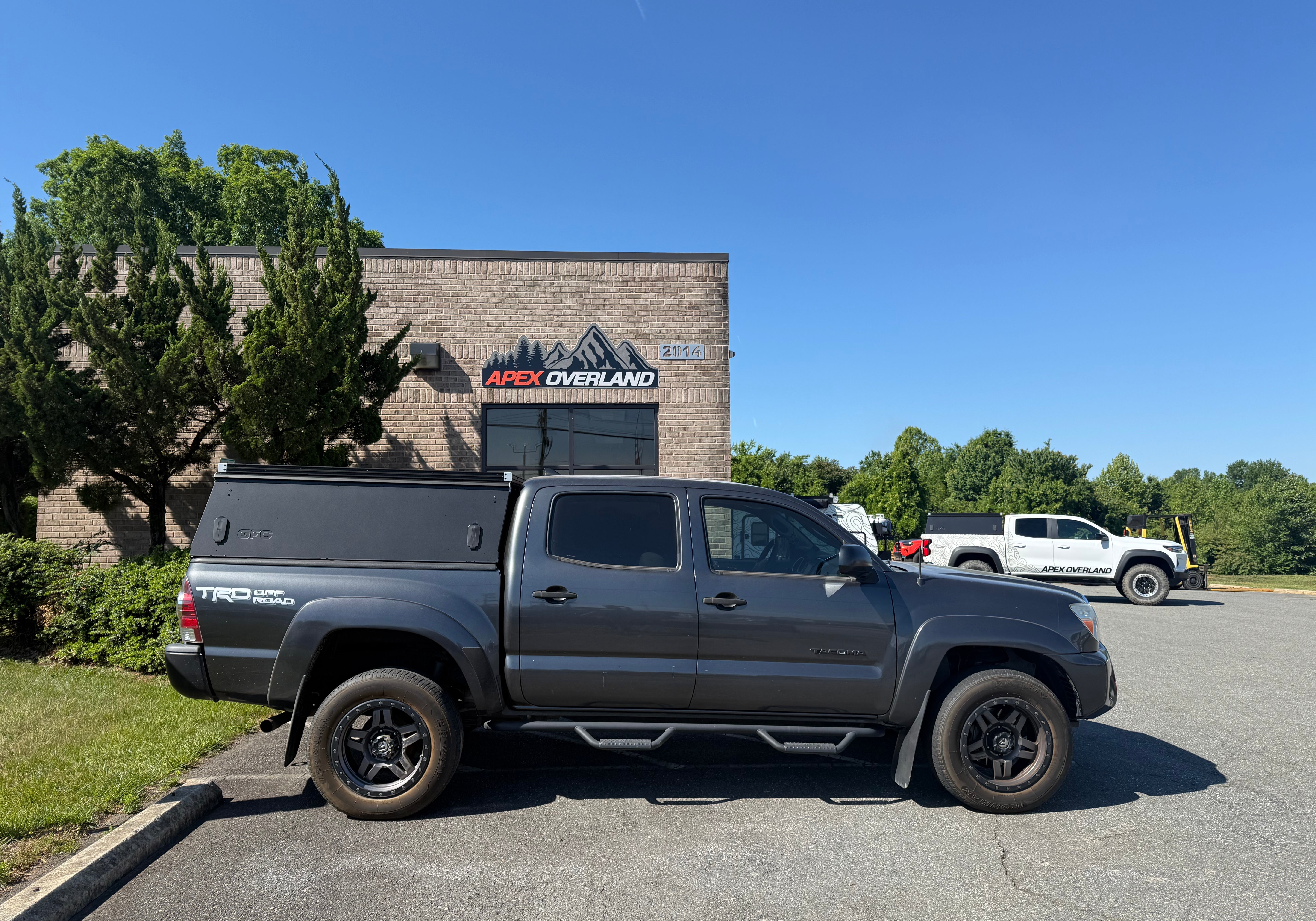 2015 Toyota Tacoma Topper - Build #1213
