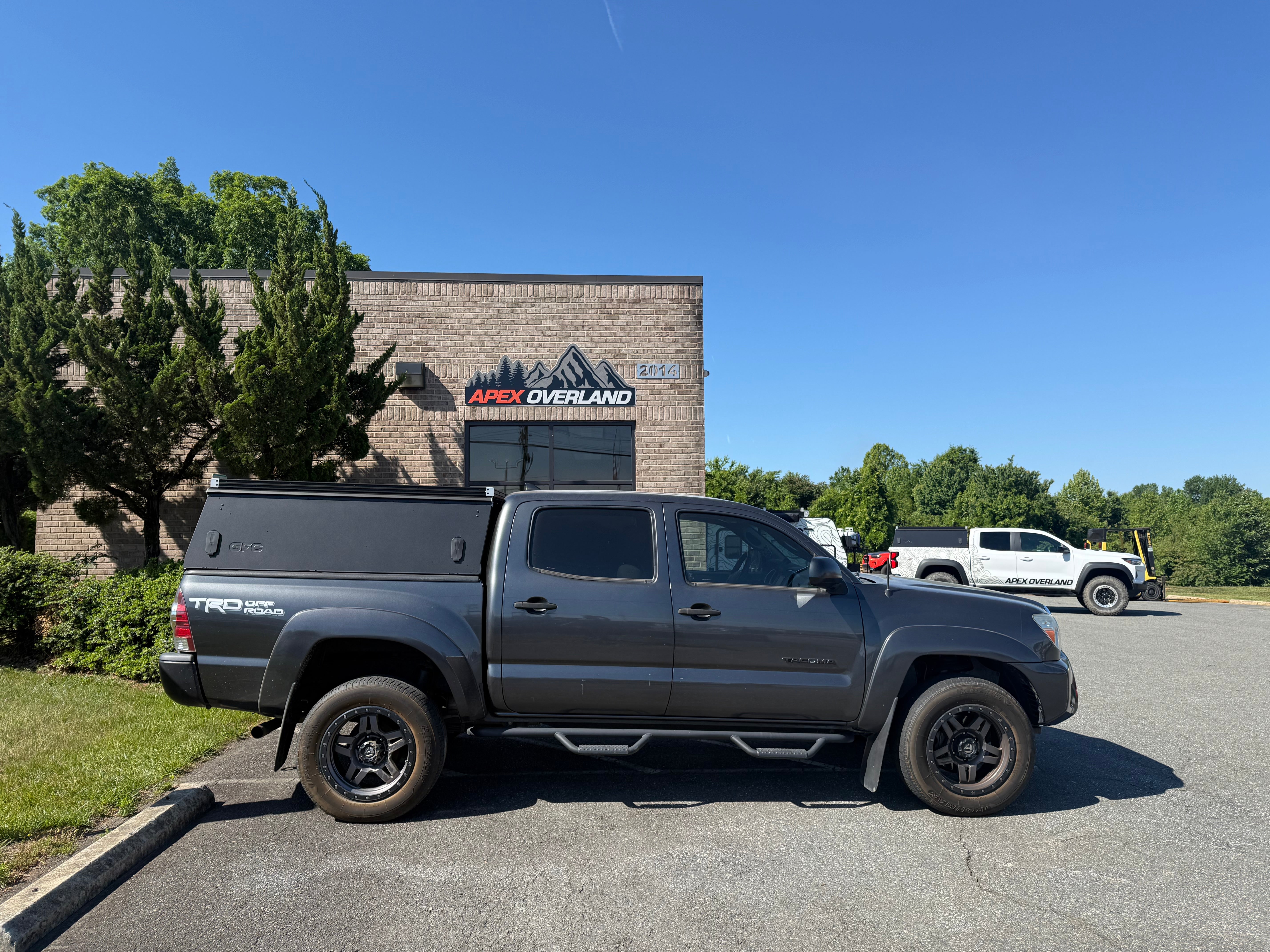 2015 Toyota Tacoma Topper - Build #1213